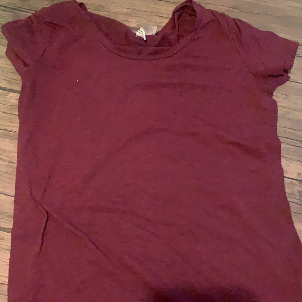 This is a nice soft maroon t shirt great for relaxing or working out!